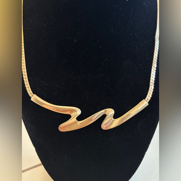 Faux Gold Assymetrical Necklace Costume Jewelry 90s - Picture 2 of 3